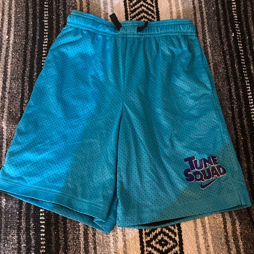 Nike Youth Tune Squad shorts // size unizex youth large // color blue and black